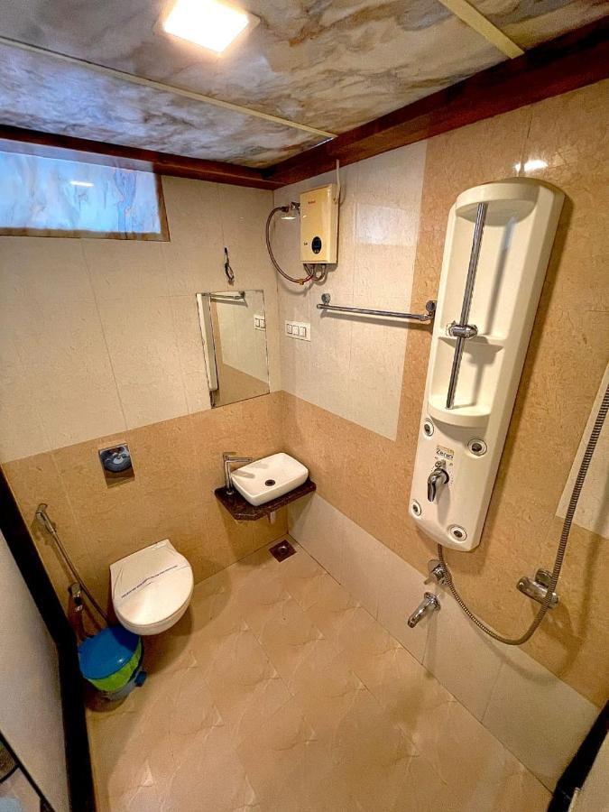 Avirahi Hotel Bombay Eksteriør billede
